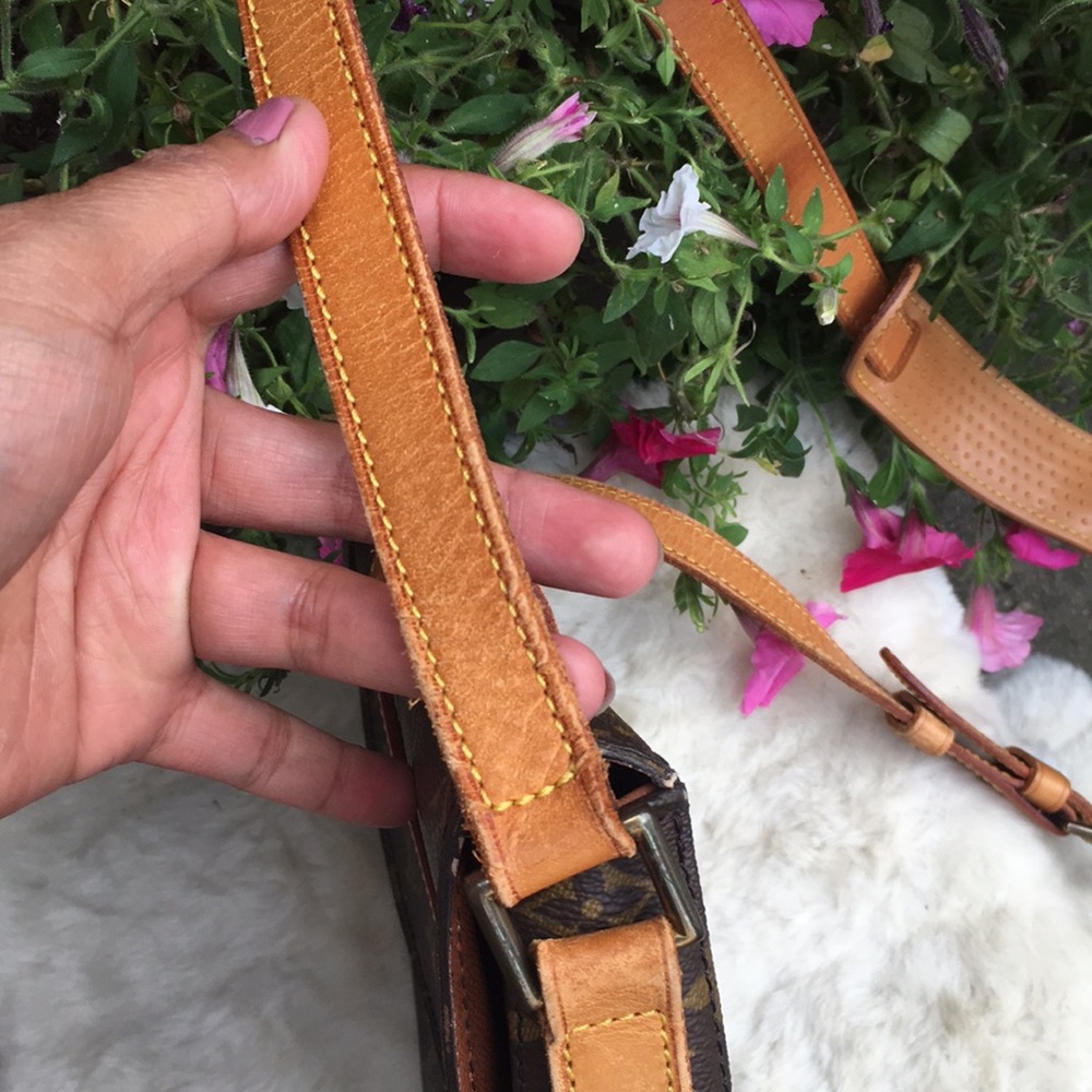 Authentic Louis Vuitton Chantily MM. - Picture 9 of 16